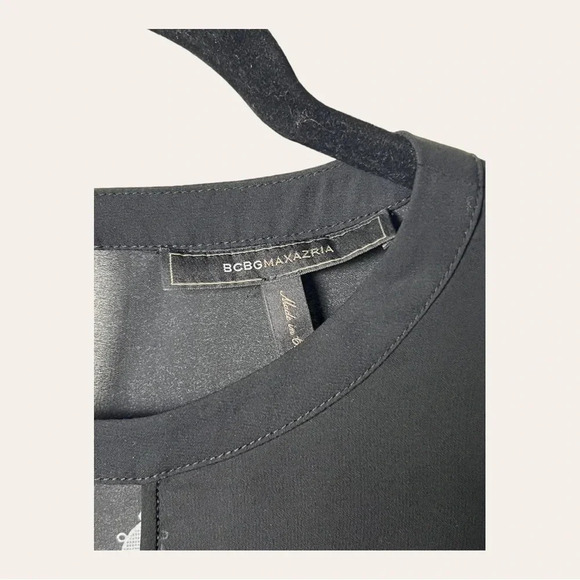 0755. BCBGMAXAZRIA LONG SLEEVE BLOUSE SIZE SMALL BLACK AND WHITE IN COLOR FLORAL - Picture 9 of 9